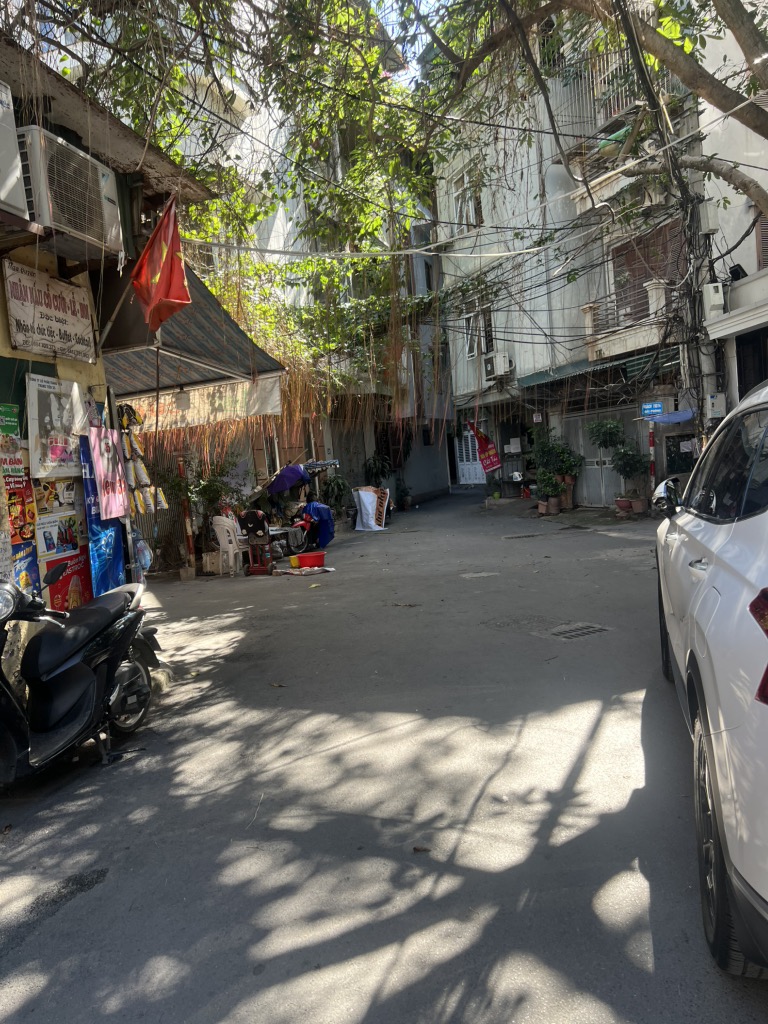 Bán nhà Giải Phóng - diện tích 95m2 1 tầng - ô tô tránh - giá 6,5 tỷ