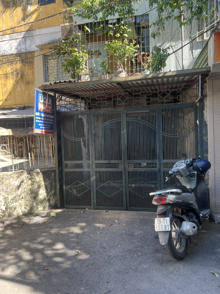 Bán nhà Giải Phóng - diện tích 95m2 1 tầng - ô tô tránh - giá 6,5 tỷ