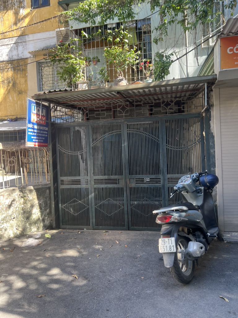 Bán nhà Giải Phóng - diện tích 95m2 1 tầng - ô tô tránh - giá 6,5 tỷ