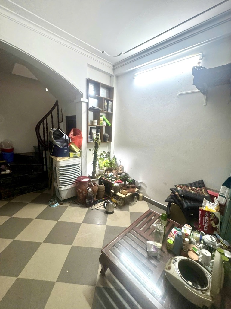 Bán nhà Giáp Bát đúng 4,7 tỷ - 21.8m25 tầng - cách ô tô chỉ 10m