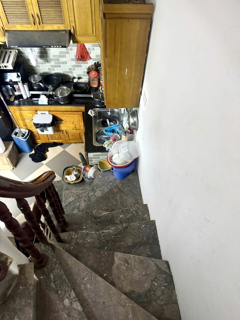 Bán nhà Giáp Bát đúng 4,7 tỷ - 21.8m25 tầng - cách ô tô chỉ 10m