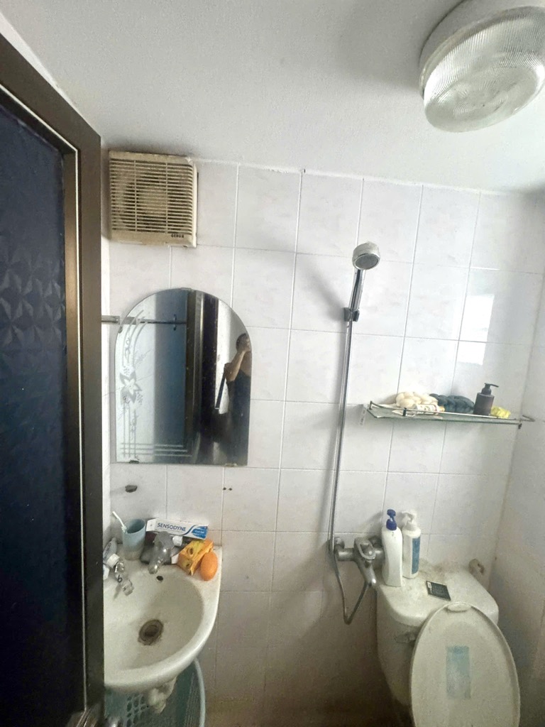 Bán nhà Giáp Bát đúng 4,7 tỷ - 21.8m25 tầng - cách ô tô chỉ 10m