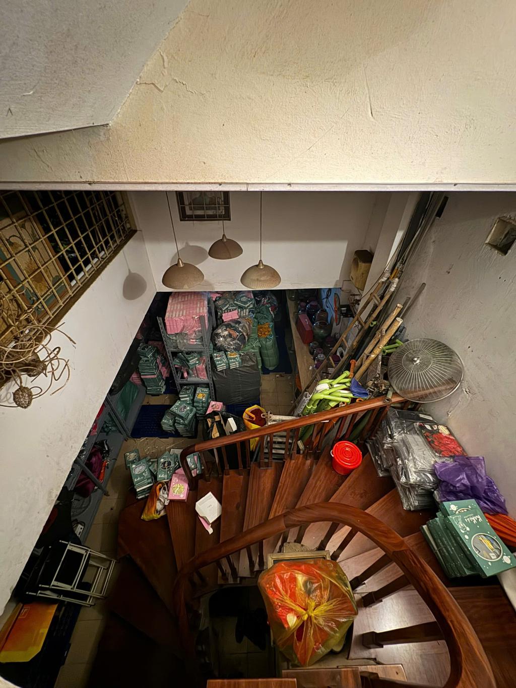 Bán nhà Nguyễn Khoái - diện tích 64,6m2 3 tầng - ô tô - giá 13 tỷ