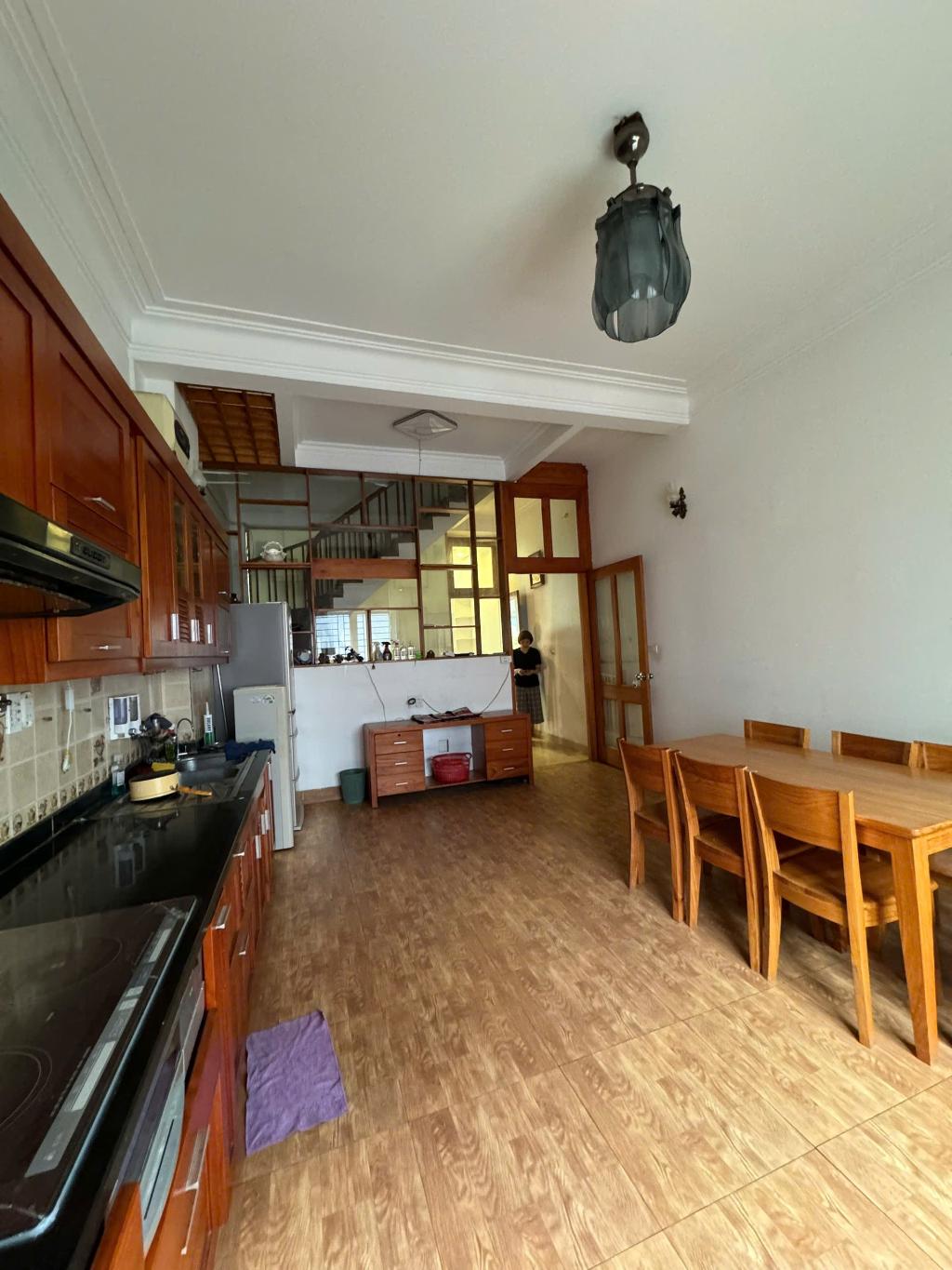 Bán nhà Nguyễn Khoái - diện tích 64,6m2 3 tầng - ô tô - giá 13 tỷ