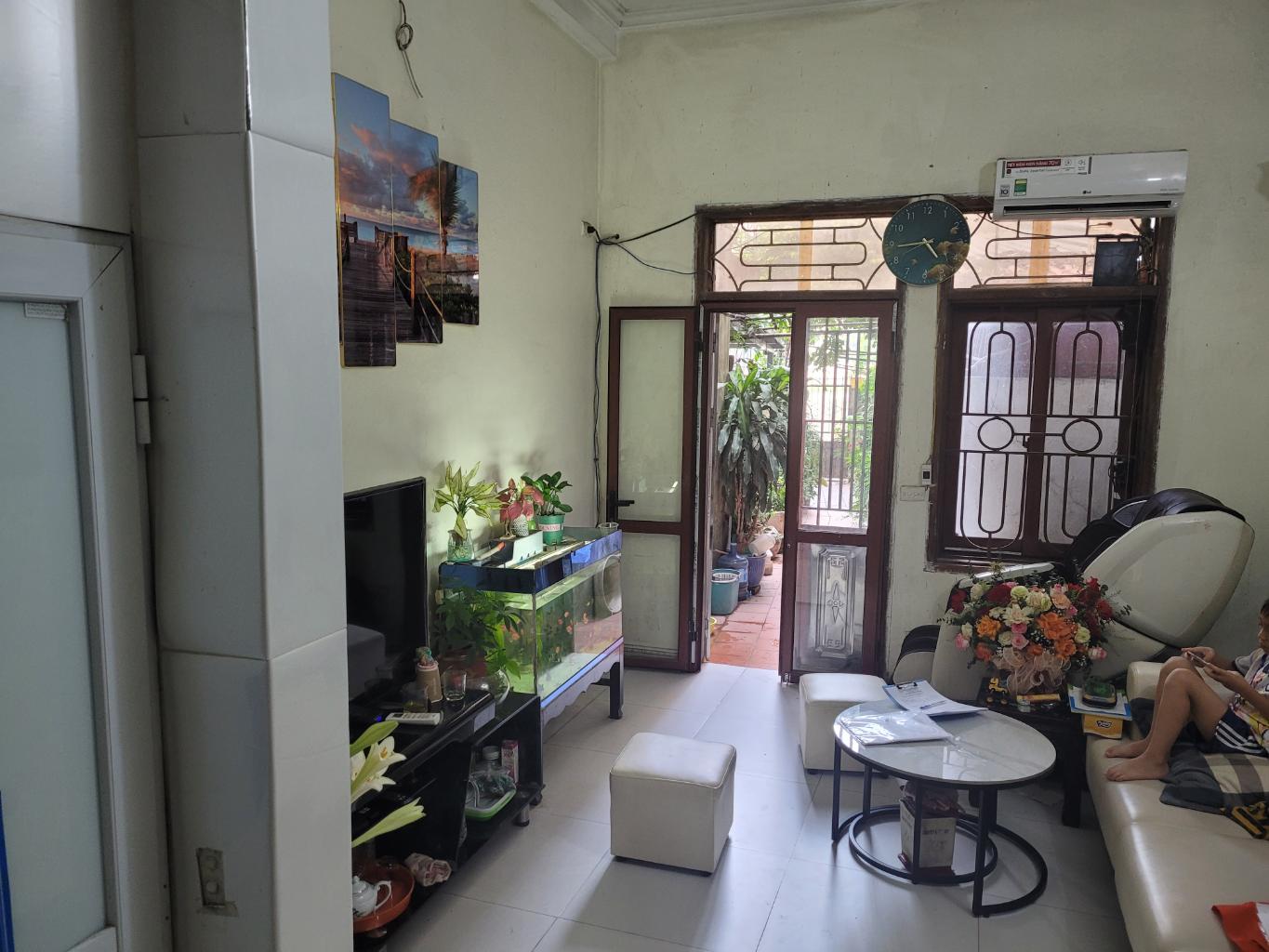 Bán nhà Lê Trọng Tấn - diện tích 53.2m2 5 tầng - 1 mặt hồ đầm sồi + 1 mặt ngõ - giá 19,5 tỷ