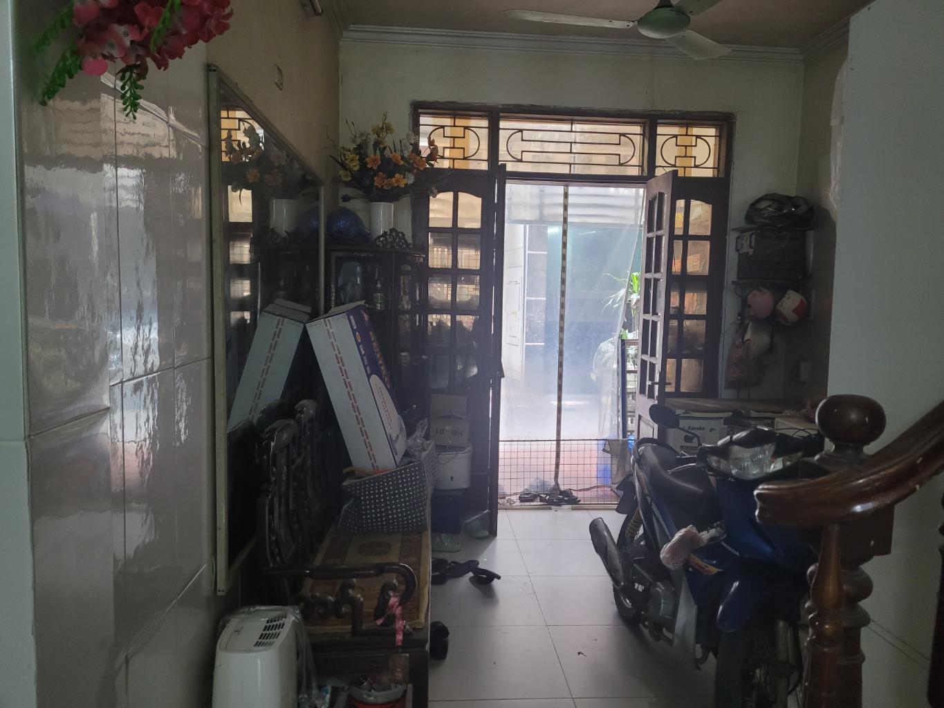 Bán nhà Lê Trọng Tấn - diện tích 53.2m2 5 tầng - 1 mặt hồ đầm sồi + 1 mặt ngõ - giá 19,5 tỷ