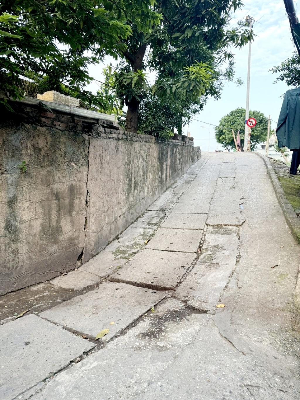 Bán nhà Nguyễn Khoái - diện tích 62.2m2 1 tầng - Nhà cũ coi như bán đất - giá 7 tỷ