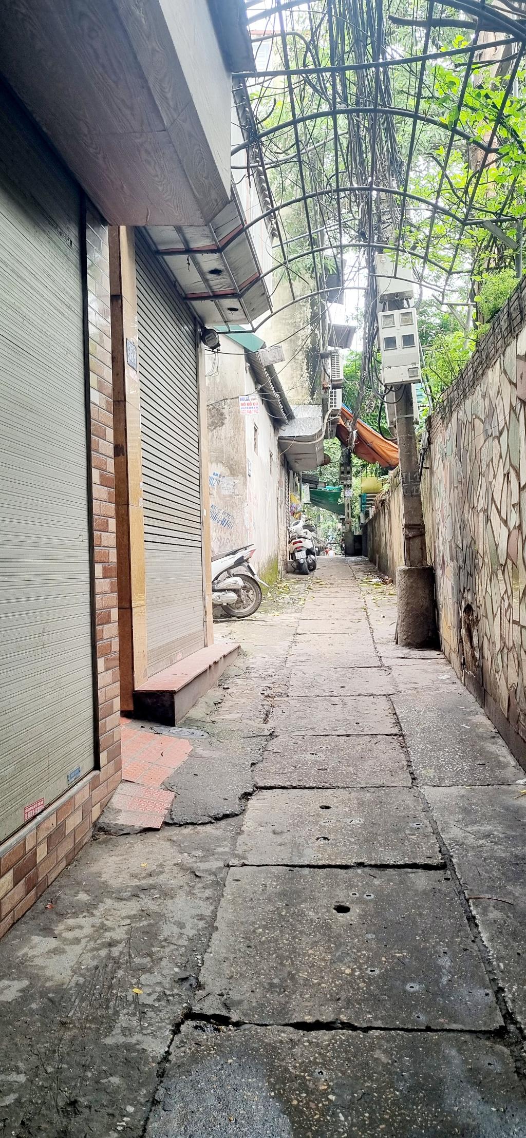 Bán nhà Nguyễn Khoái - diện tích 62.2m2 1 tầng - Nhà cũ coi như bán đất - giá 7 tỷ