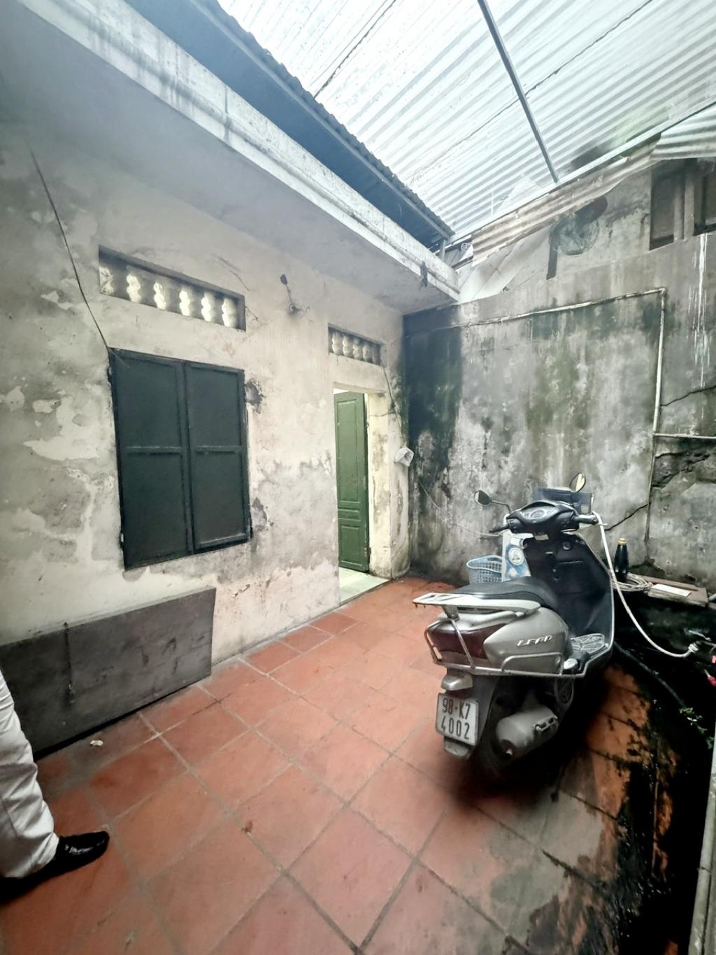 Bán nhà Nguyễn Khoái - diện tích 62.2m2 1 tầng - Nhà cũ coi như bán đất - giá 7 tỷ