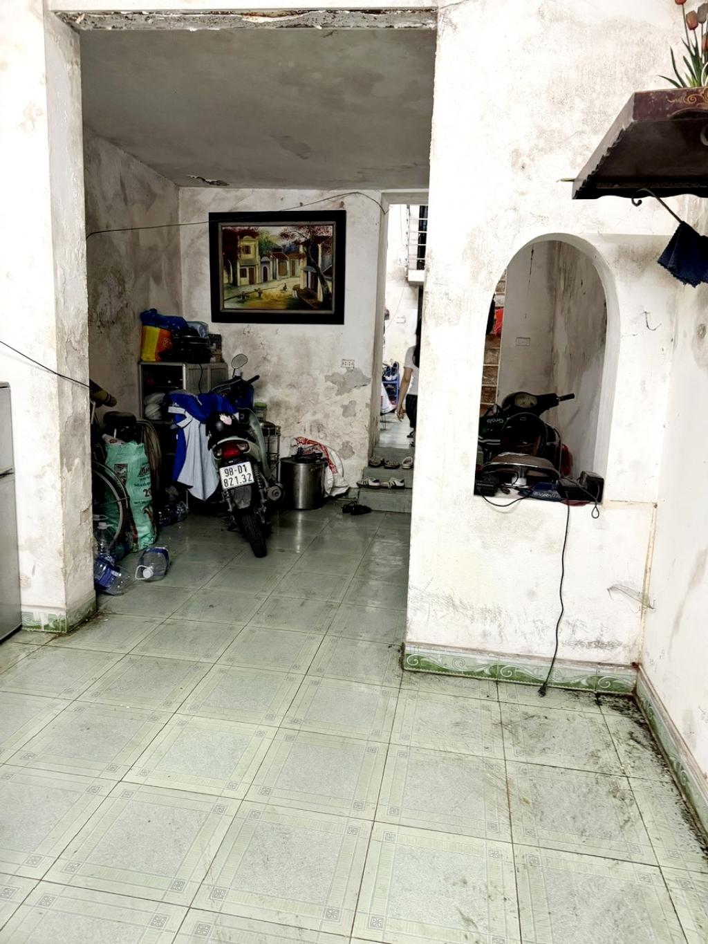 Bán nhà Nguyễn Khoái - diện tích 62.2m2 1 tầng - Nhà cũ coi như bán đất - giá 7 tỷ