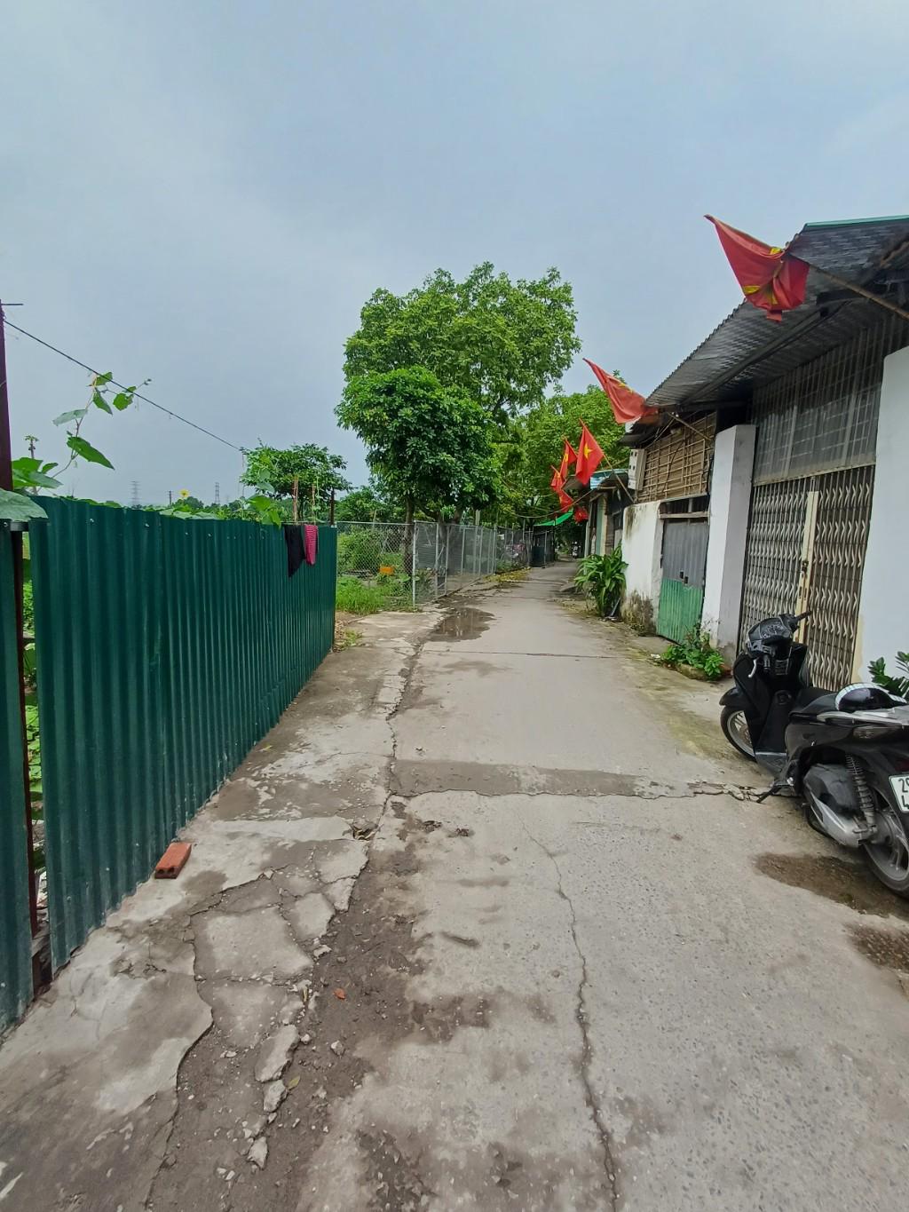 Bán nhà Lĩnh Nam - diện tích 56m2 1.5 tầng - ô tô qua nhà - giá 1,4 tỷ