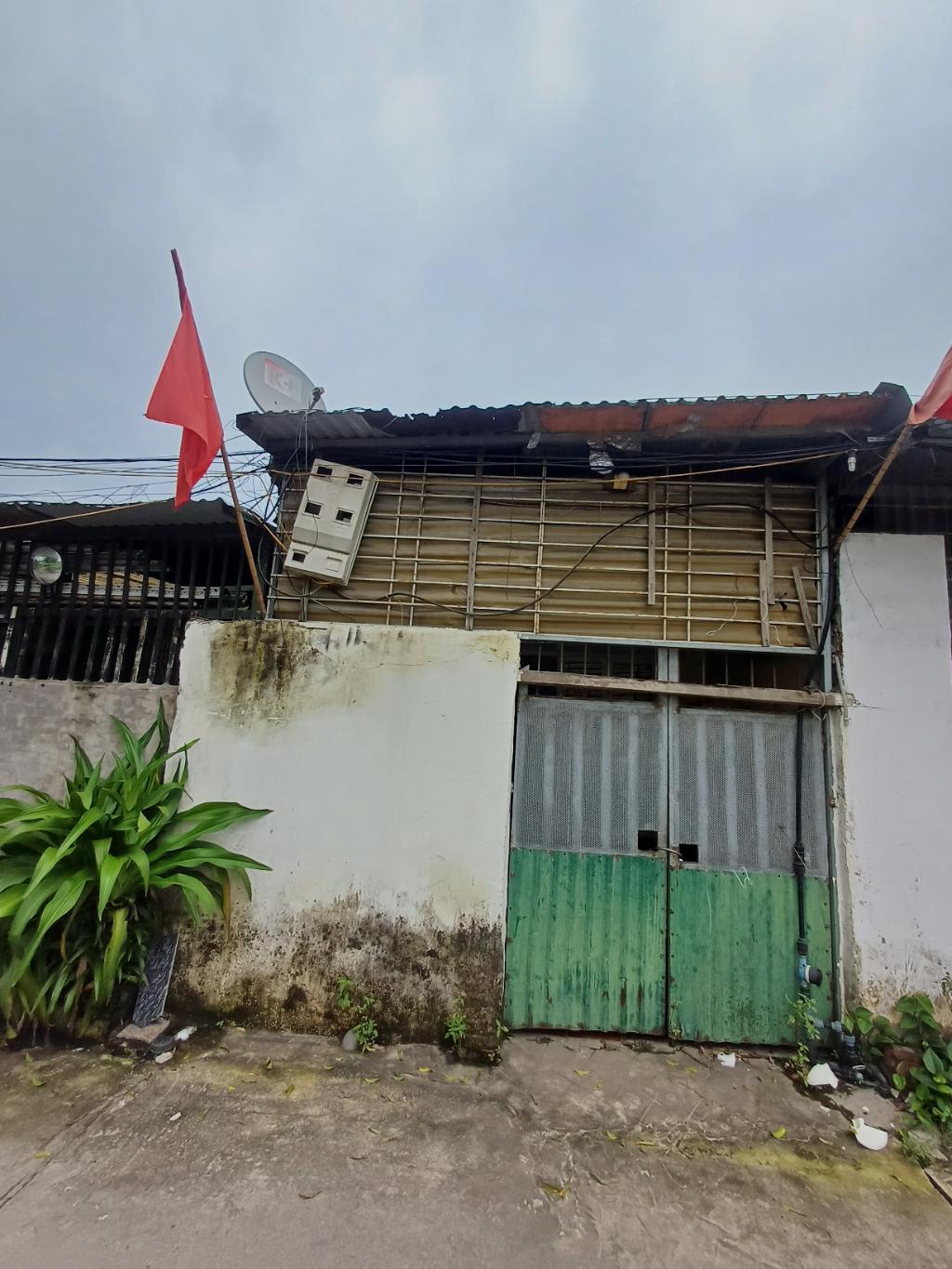 Bán nhà Lĩnh Nam - diện tích 56m2 1.5 tầng - ô tô qua nhà - giá 1,4 tỷ