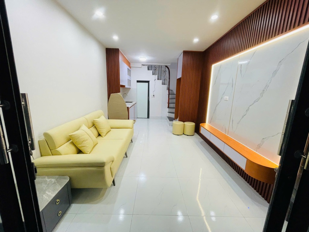 Bán nhà Hoàng Mai - 23m2 x 5 tầng đẹp - gần phố Trương Định - giá gần 6 tỷ