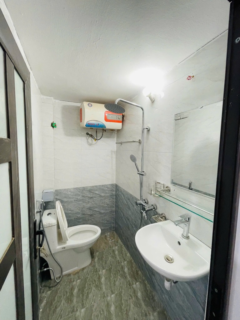 Bán nhà Hoàng Mai - 23m2 x 5 tầng đẹp - gần phố Trương Định - giá gần 6 tỷ