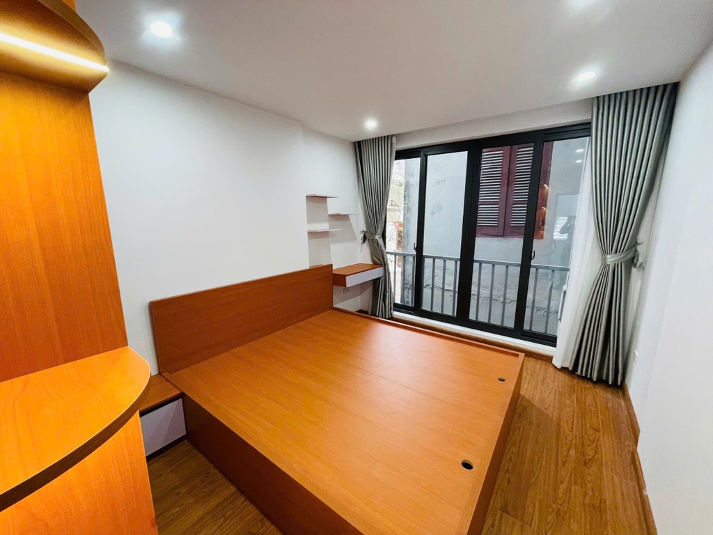 Bán nhà Hoàng Mai - 23m2 x 5 tầng đẹp - gần phố Trương Định - giá gần 6 tỷ