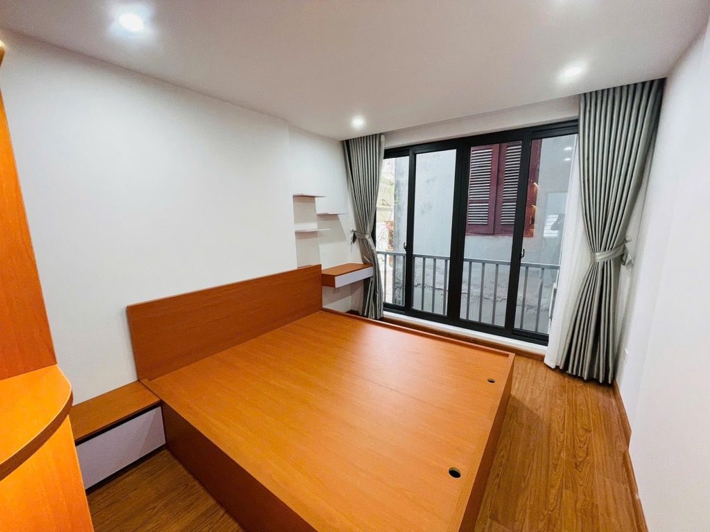 Bán nhà Hoàng Mai - 23m2 x 5 tầng đẹp - gần phố Trương Định - giá gần 6 tỷ