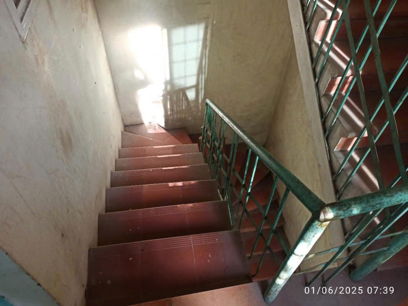 Bán nhà Vương Thừa Vũ - diện tích 89,9m2 4 tầng - Lô góc thoáng sáng - giá 21,5 tỷ