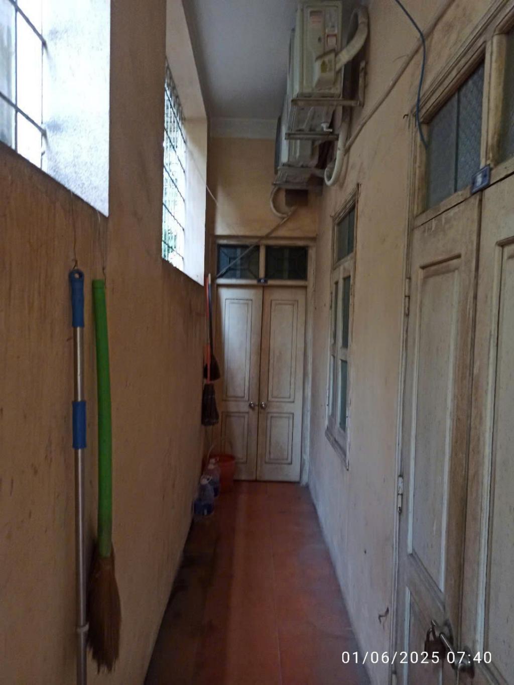 Bán nhà Vương Thừa Vũ - diện tích 89,9m2 4 tầng - Lô góc thoáng sáng - giá 21,5 tỷ