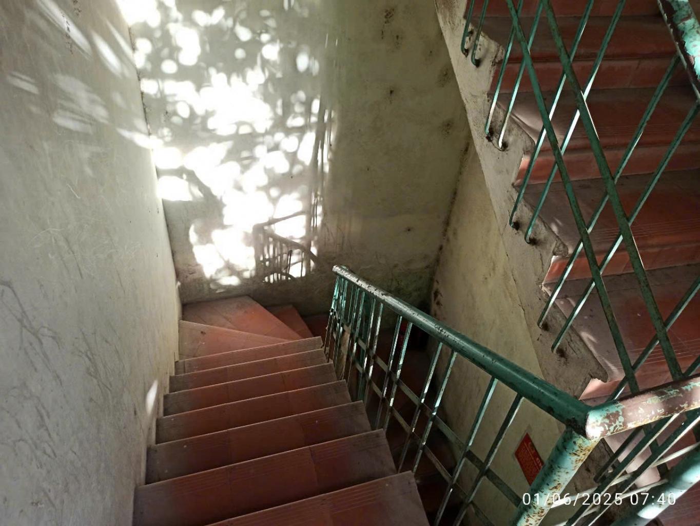 Bán nhà Vương Thừa Vũ - diện tích 89,9m2 4 tầng - Lô góc thoáng sáng - giá 21,5 tỷ