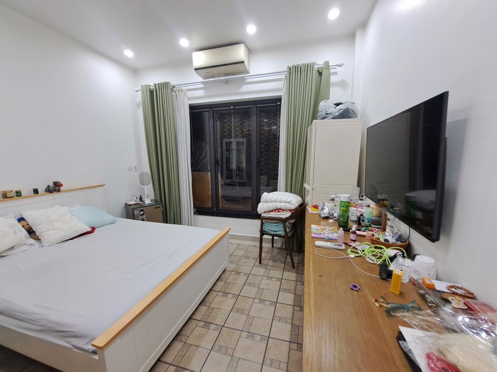 Bán nhà Tạ Quang Bửu - diện tích 30,7m2 2 tầng - Ô lùi tận cửa - giá 13,5 tỷ