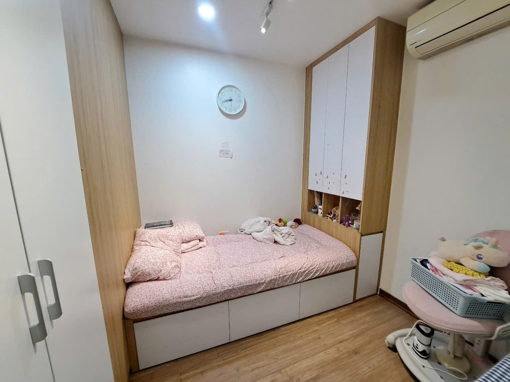 Bán nhà Tạ Quang Bửu - diện tích 30,7m2 2 tầng - Ô lùi tận cửa - giá 13,5 tỷ