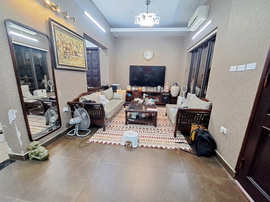 Bán nhà Tạ Quang Bửu - diện tích 30,7m2 2 tầng - Ô lùi tận cửa - giá 13,5 tỷ