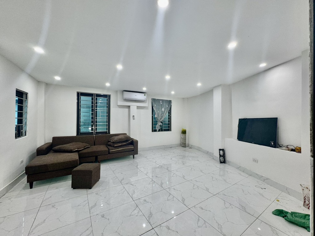 Bán nhà Trần Khát Chân - 26m2  5 tầng - mặt tiền 4.5m - kinh doanh tốt - giá 6,3x tỷ