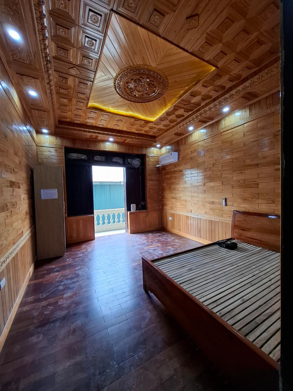 Bán nhà Sở Thượng - diện tích 62m2 3 tầng - Ngõ nông xe máy tránh - giá 12 tỷ