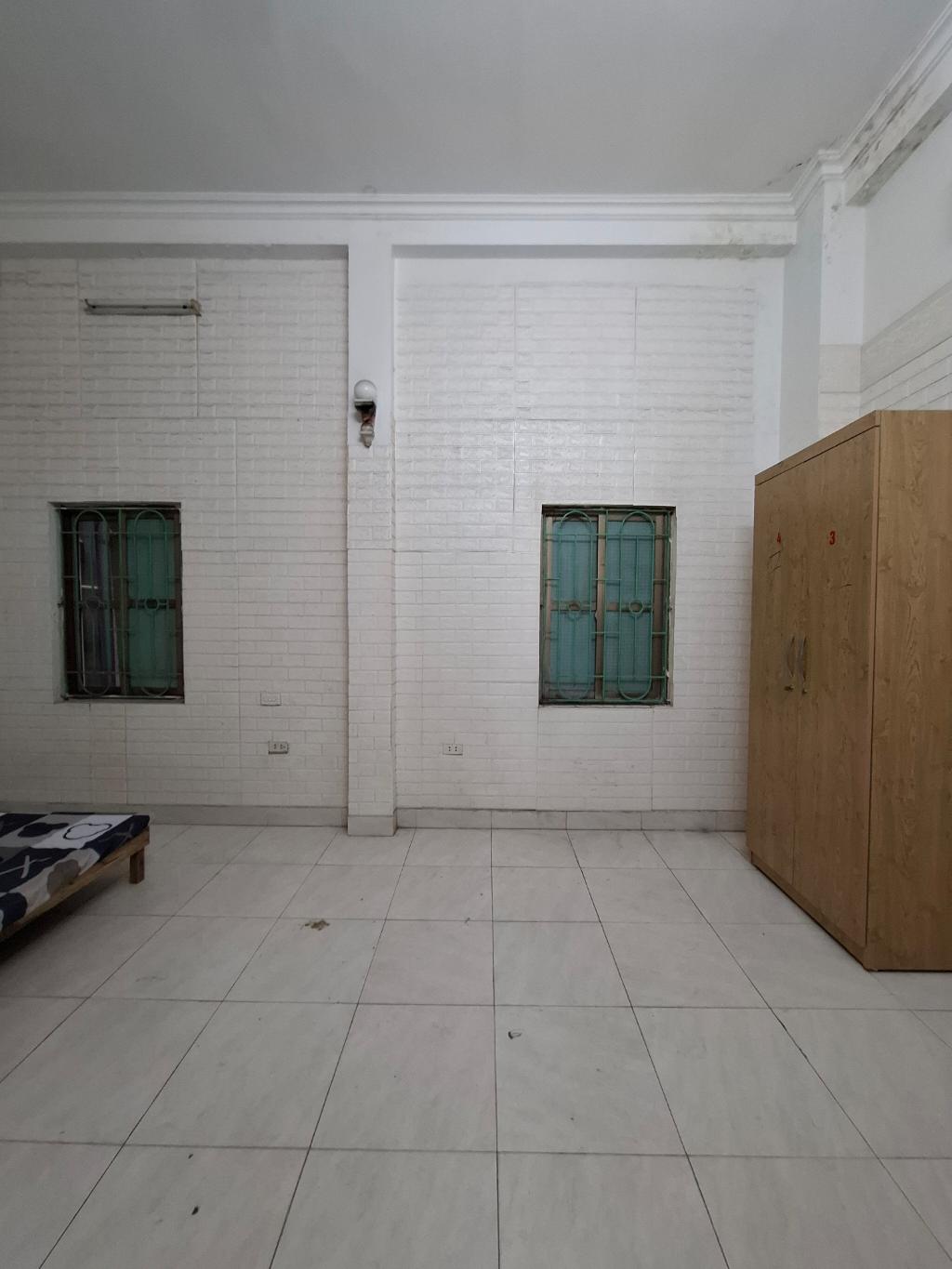 Bán nhà Sở Thượng - diện tích 62m2 3 tầng - Ngõ nông xe máy tránh - giá 12 tỷ