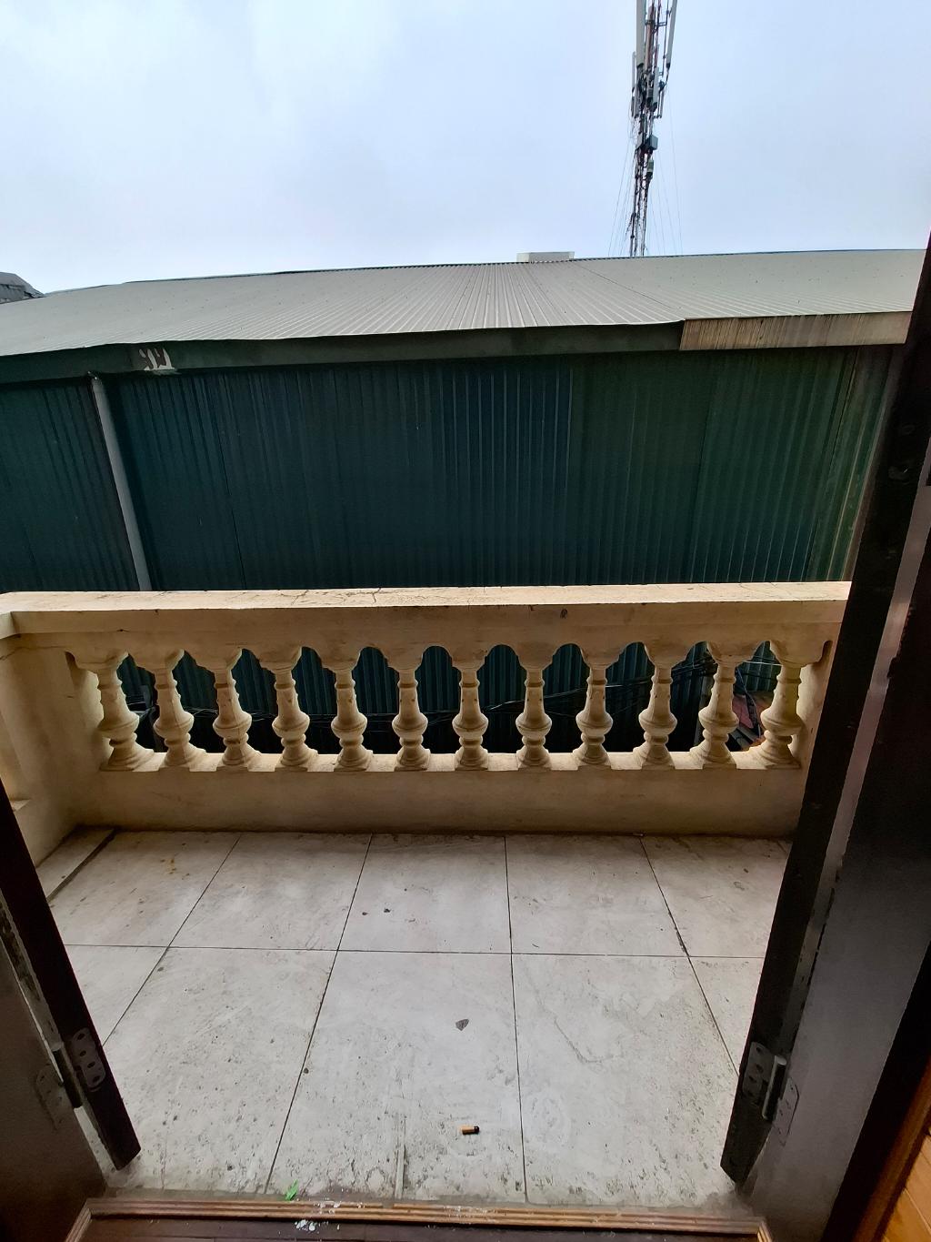 Bán nhà Sở Thượng - diện tích 62m2 3 tầng - Ngõ nông xe máy tránh - giá 12 tỷ