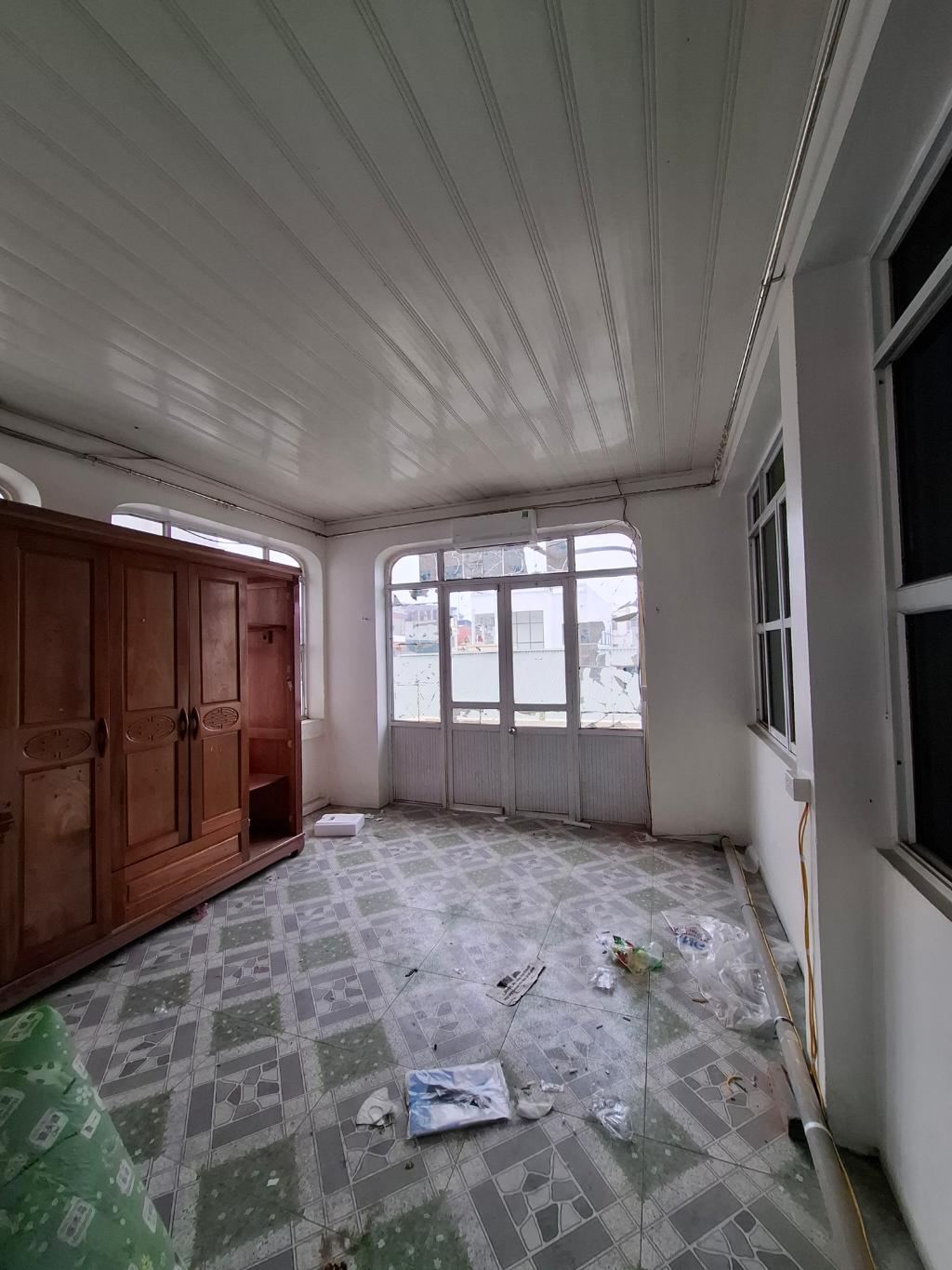 Bán nhà Sở Thượng - diện tích 62m2 3 tầng - Ngõ nông xe máy tránh - giá 12 tỷ