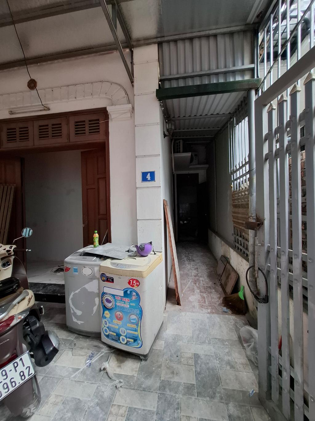 Bán nhà Sở Thượng - diện tích 62m2 3 tầng - Ngõ nông xe máy tránh - giá 12 tỷ