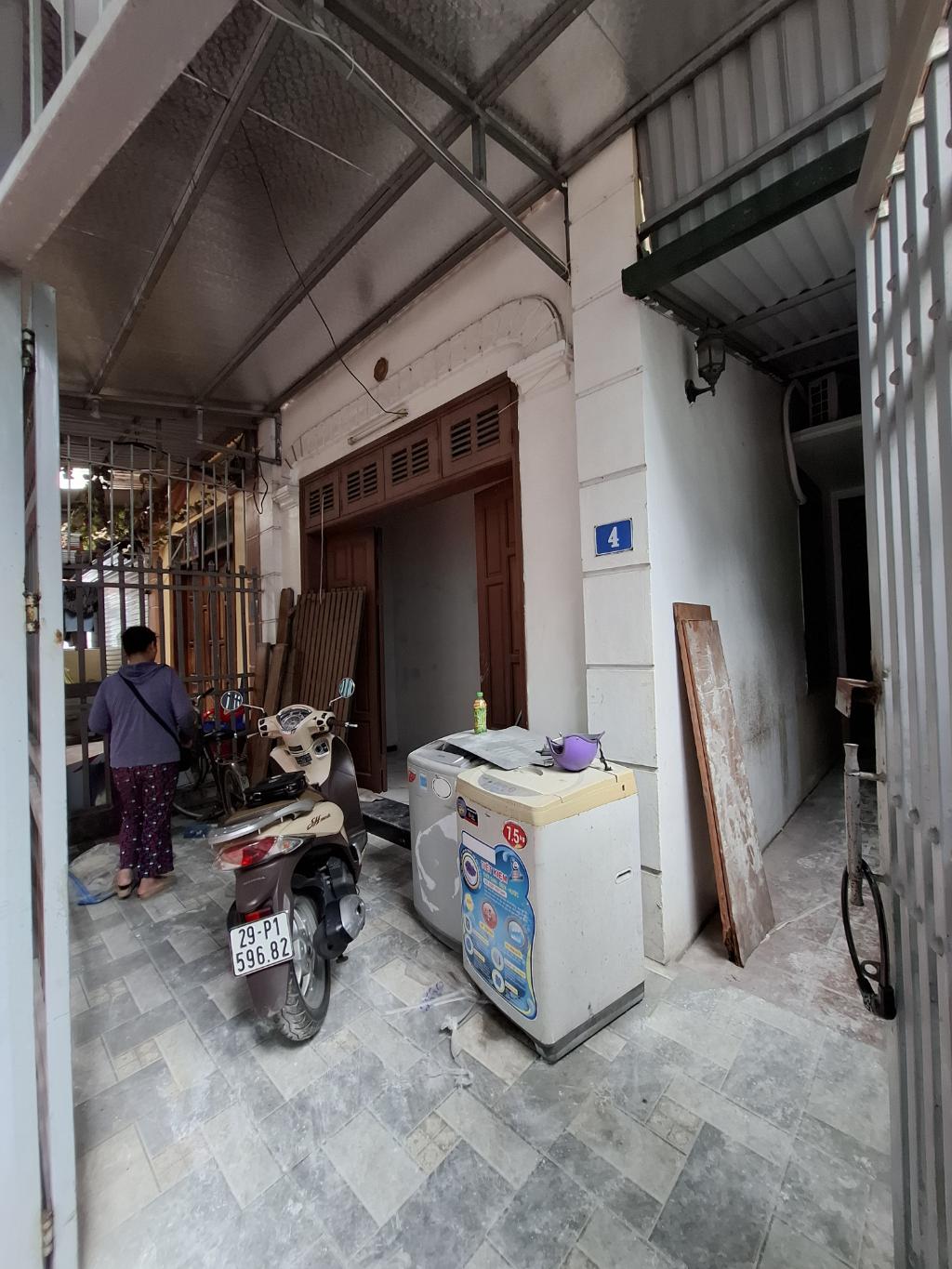 Bán nhà Sở Thượng - diện tích 62m2 3 tầng - Ngõ nông xe máy tránh - giá 12 tỷ