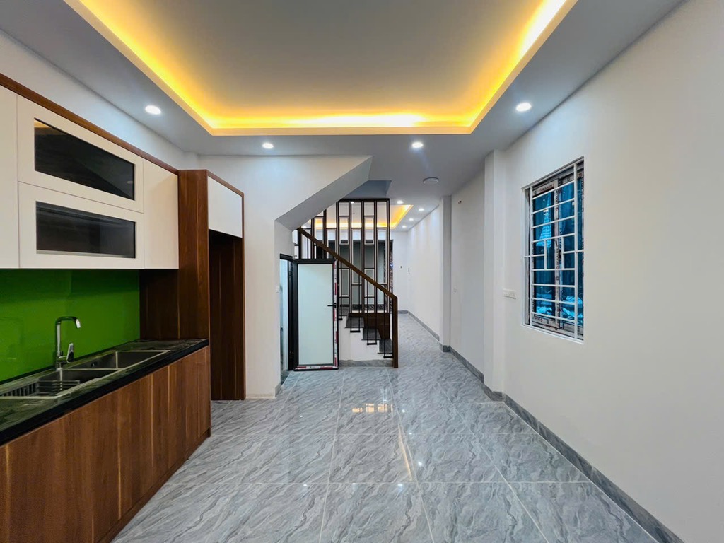 Bán nhà Định Công Hạ - diện tích 38m2 2 tầng - Ô TÔ TRÁNH - giá 3,2 tỷ