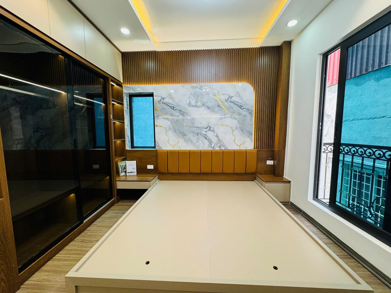 Bán nhà Tam Trinh nhỉnh 6 tỷ - 5 tầng - full nội thất - 20m ra ô tô