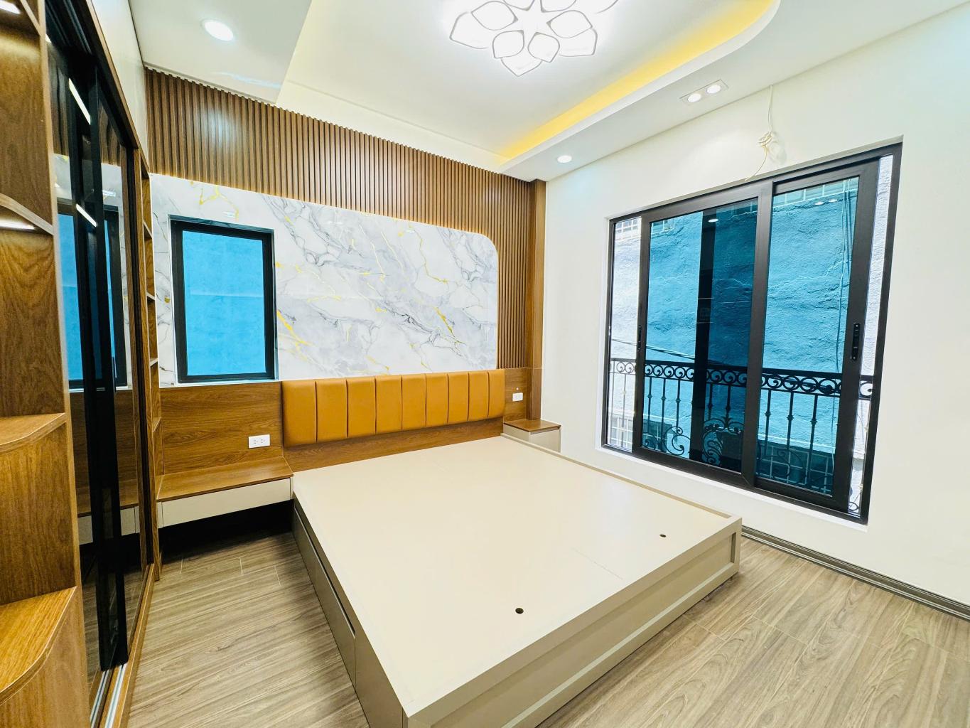 Bán nhà Tam Trinh nhỉnh 6 tỷ - 5 tầng - full nội thất - 20m ra ô tô