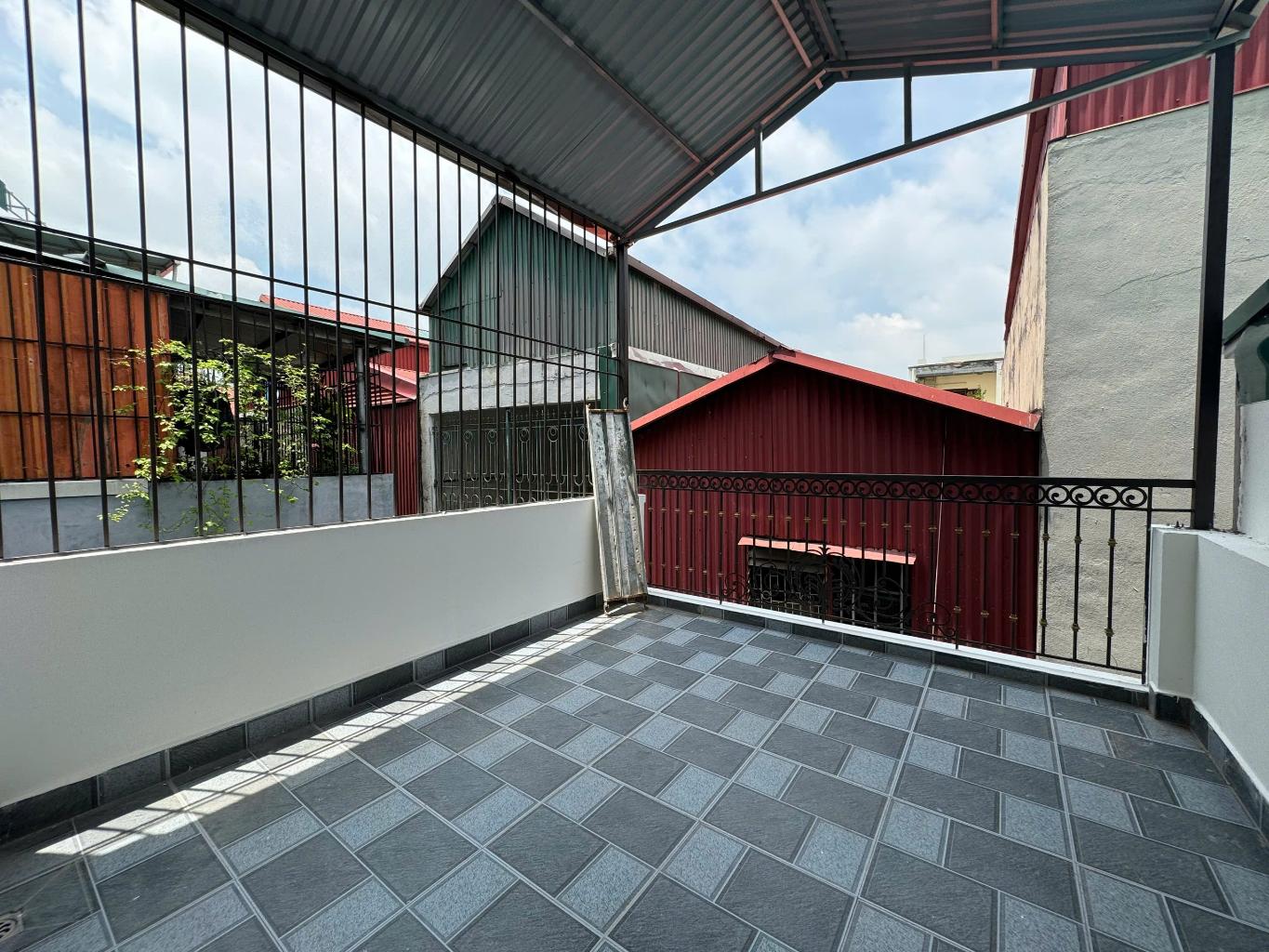 Bán nhà Tam Trinh nhỉnh 6 tỷ - 5 tầng - full nội thất - 20m ra ô tô