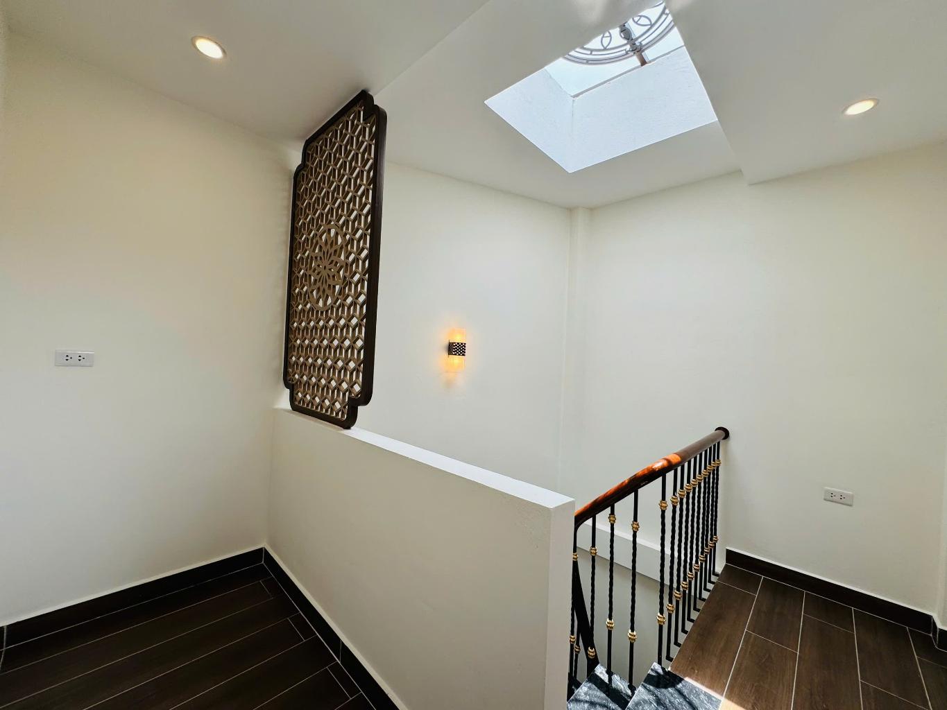 Bán nhà Tam Trinh nhỉnh 6 tỷ - 5 tầng - full nội thất - 20m ra ô tô