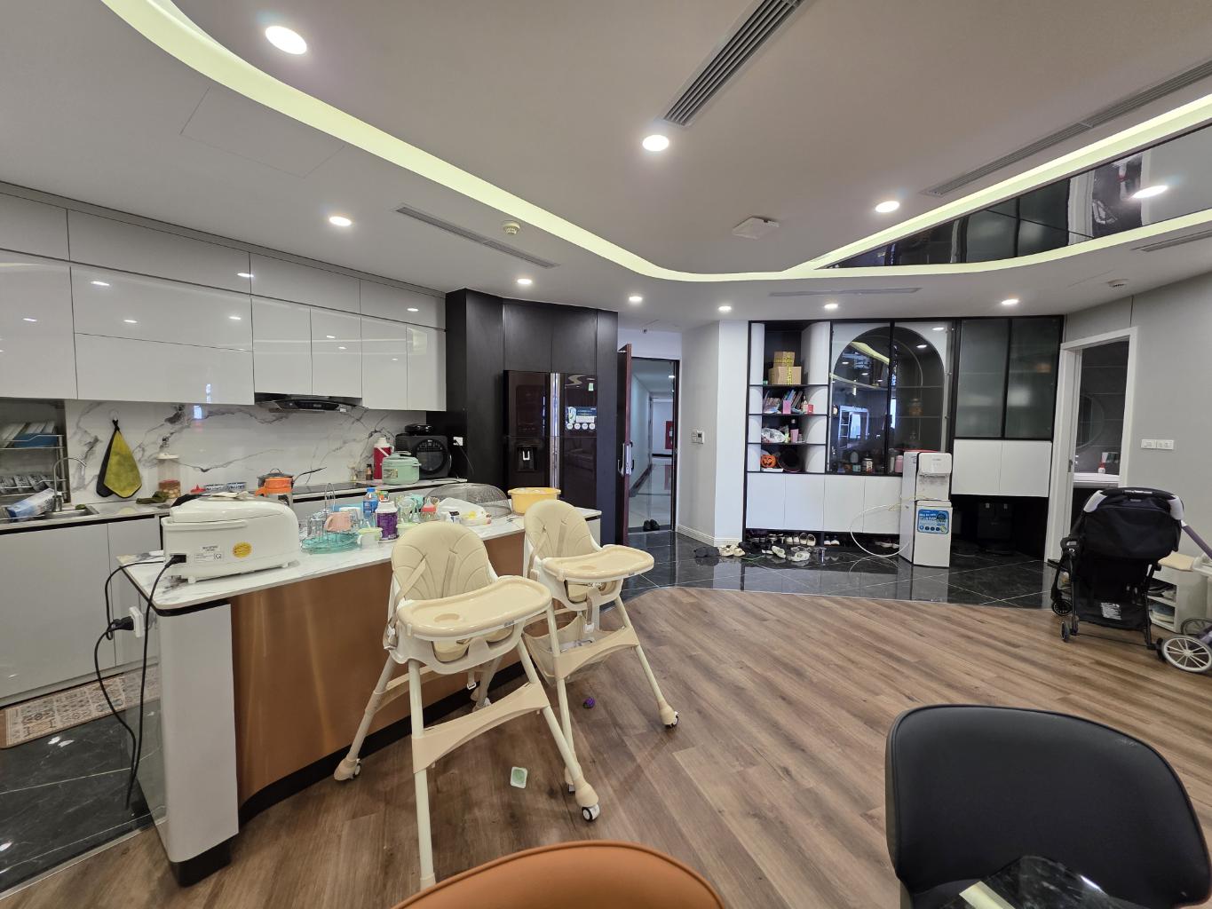 Bán nhà Nguyễn Xiển - diện tích 164m2 1 tầng - Lô góc - giá 12,3 tỷ