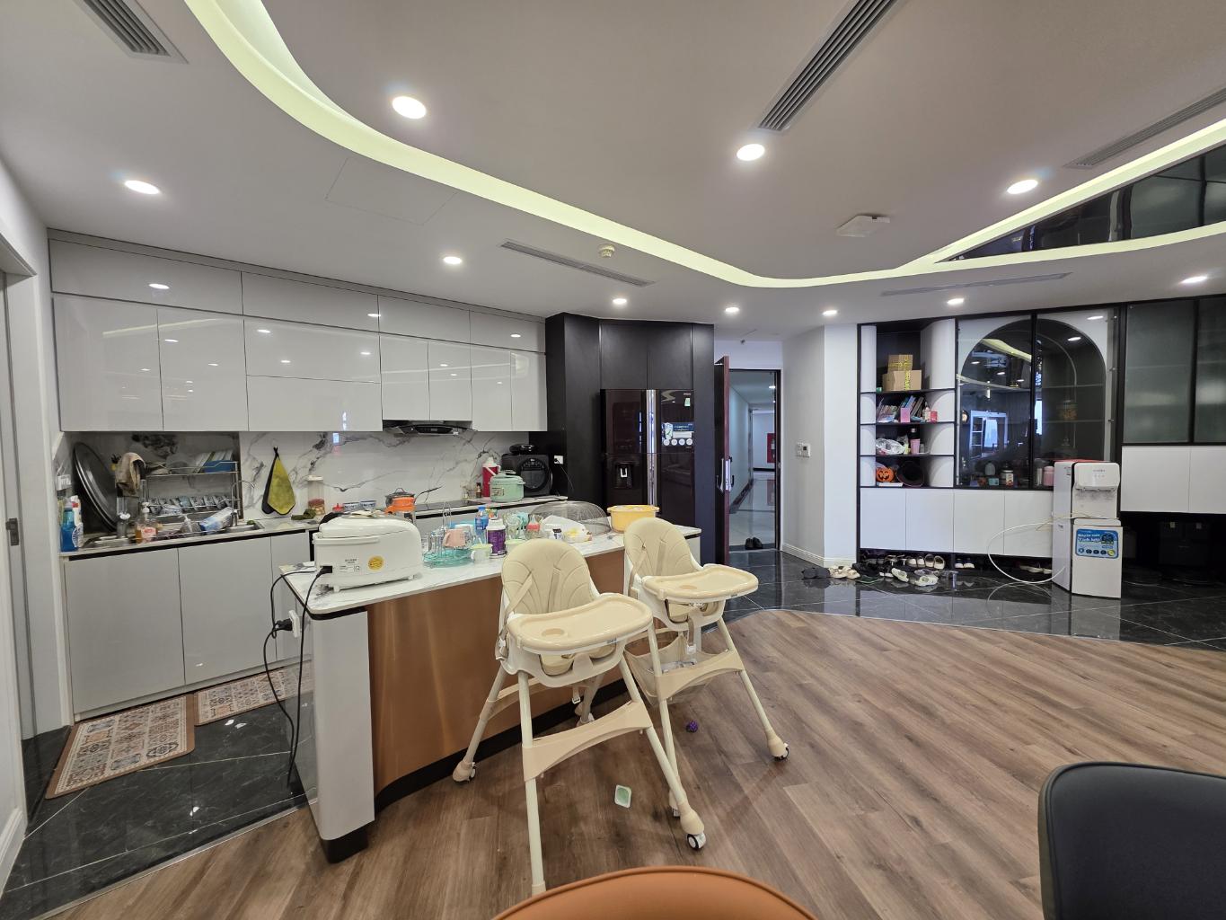 Bán nhà Nguyễn Xiển - diện tích 164m2 1 tầng - Lô góc - giá 12,3 tỷ