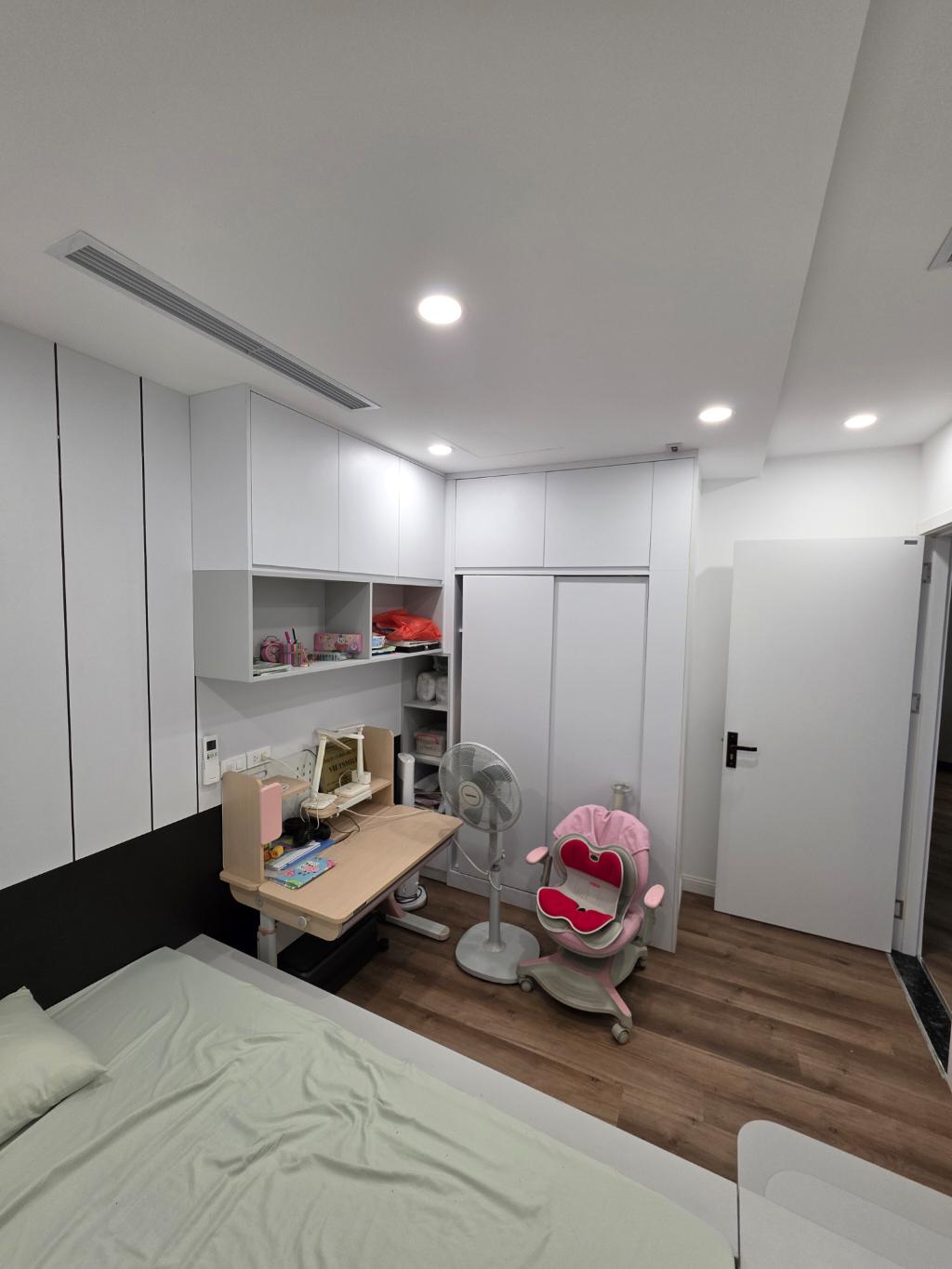 Bán nhà Nguyễn Xiển - diện tích 164m2 1 tầng - Lô góc - giá 12,3 tỷ