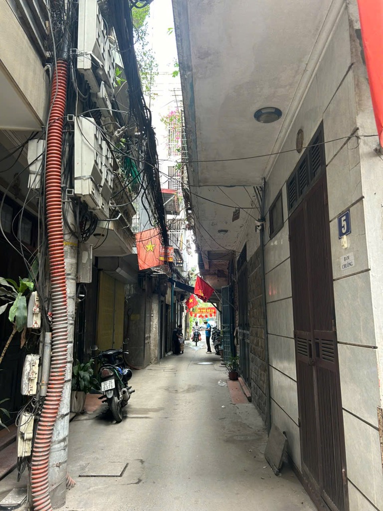 Bán nhà Ngọc Hồi - diện tích 33,7m2 1 tầng - Lô góc được mở cửa 2 mặt tiền - giá 8,1 tỷ