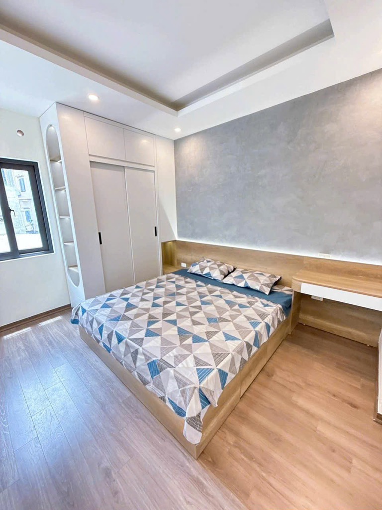 Bán nhà Trương Định - diện tích 36.8m2 5 tầng - Ngõ nông, ô tô tránh 20m - giá 6,9 tỷ