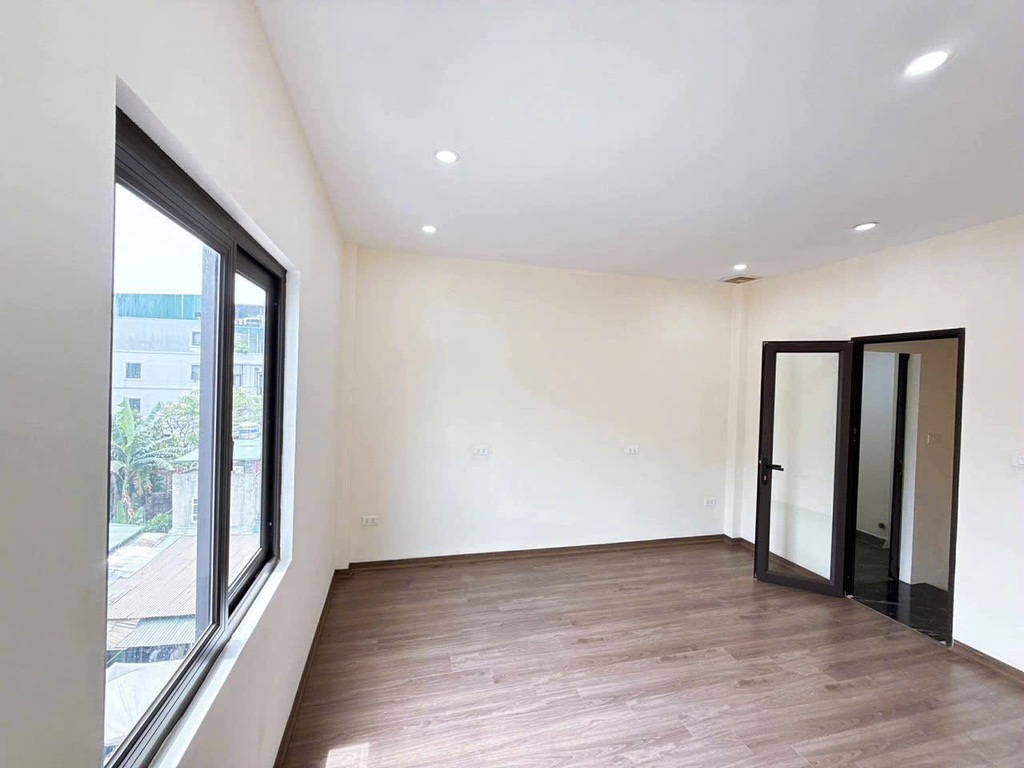 Bán nhà Trương Định - diện tích 36.8m2 5 tầng - Ngõ nông, ô tô tránh 20m - giá 6,9 tỷ