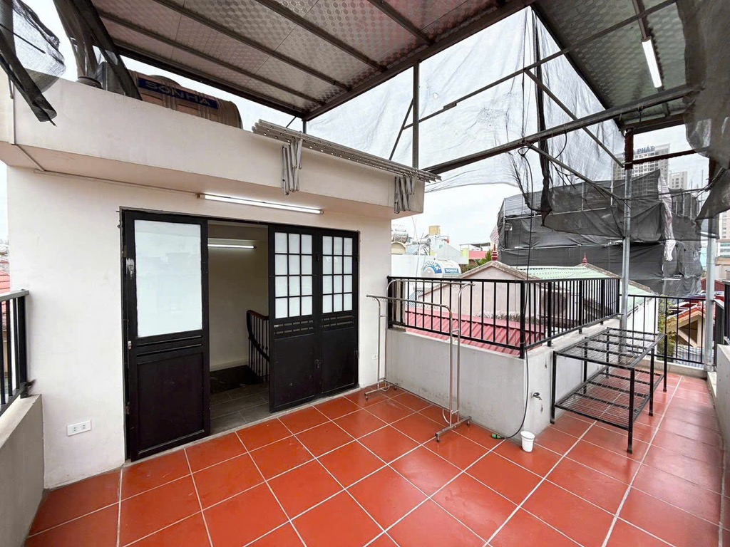 Bán nhà Trương Định - diện tích 36.8m2 5 tầng - Ngõ nông, ô tô tránh 20m - giá 6,9 tỷ