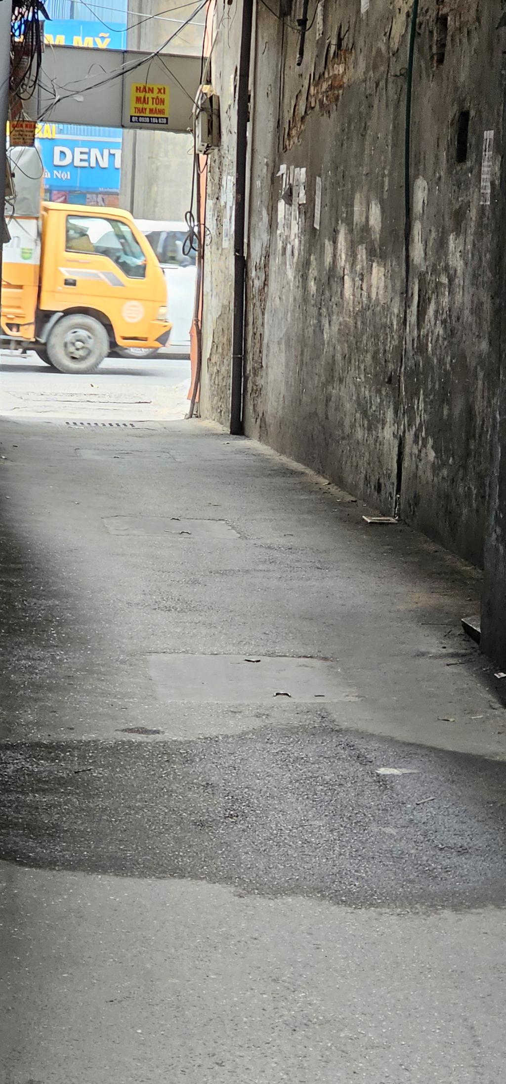 Bán nhà Nguyễn Trãi - diện tích 125m2 2 tầng - Ngõ thông - giá 19,9 tỷ