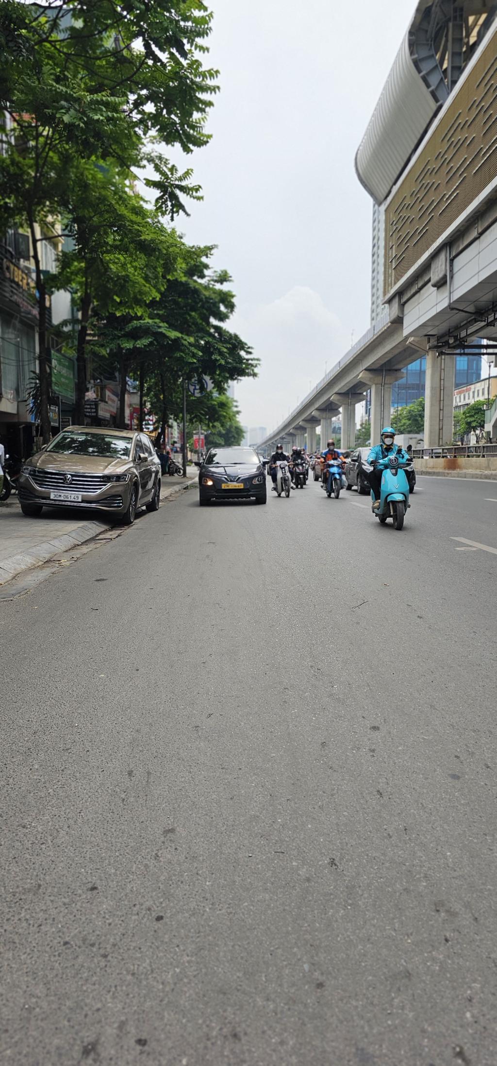 Bán nhà Nguyễn Trãi - diện tích 125m2 2 tầng - Ngõ thông - giá 19,9 tỷ