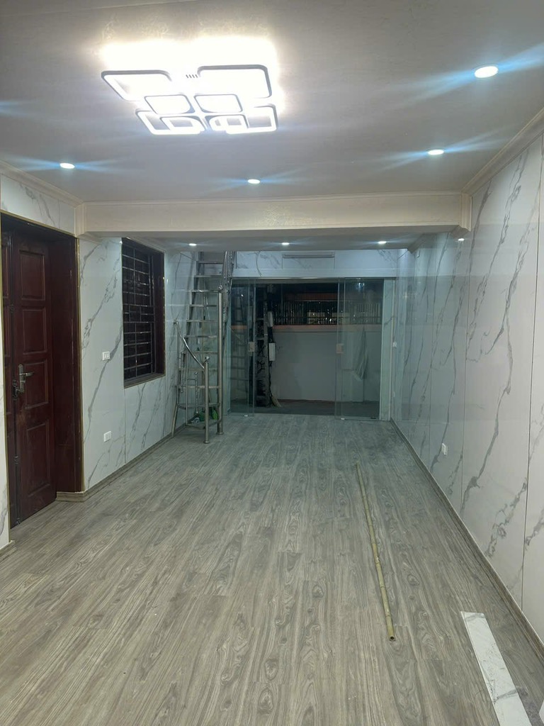 Bán nhà Thái Thịnh - diện tích 45m2 1 tầng - Ô TÔ - giá 4,2 tỷ