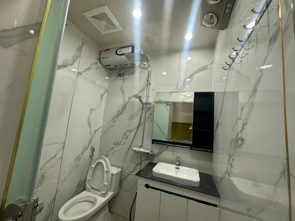 Bán nhà Thái Thịnh - diện tích 45m2 1 tầng - Ô TÔ - giá 4,2 tỷ