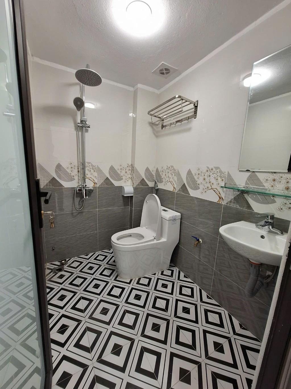 Bán nhà Nguyễn Chính - diện tích 84m2 8 tầng - Ô TÔ - giá 22 tỷ